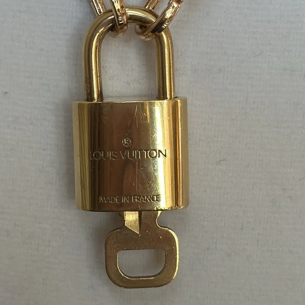 LV Lock & Key #303 with Unbranded Chain - Picture 6 of 11